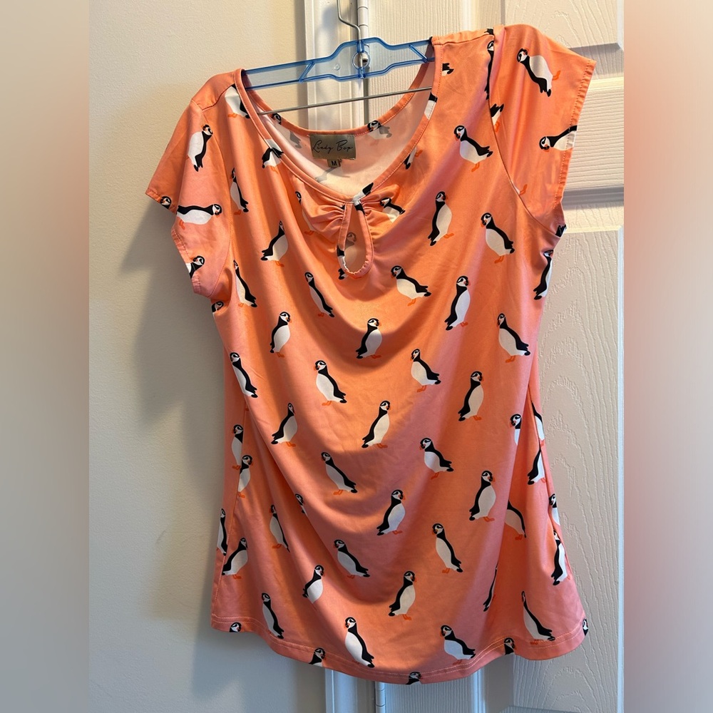 Lindy Bop Coral Puffin Keyhole Top Sz M